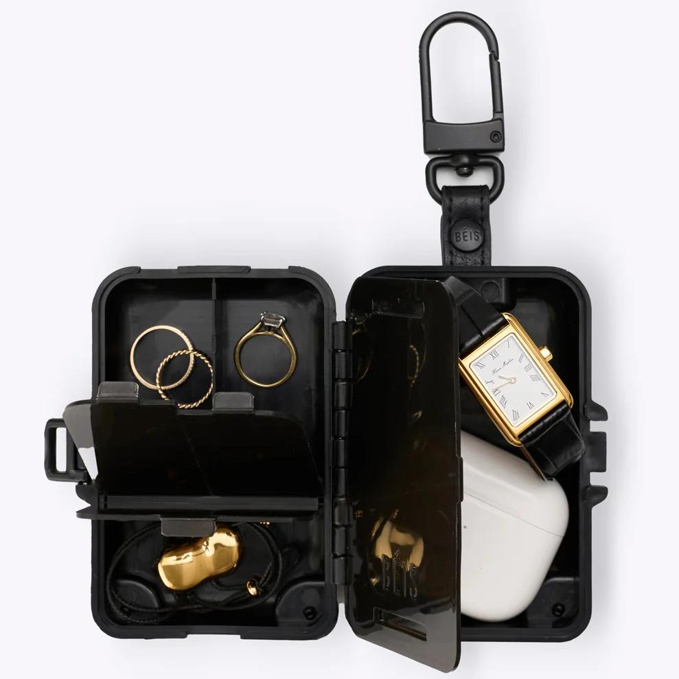 Mini Travel Case Keychain – Compact & Stylish On-the-Go Storage